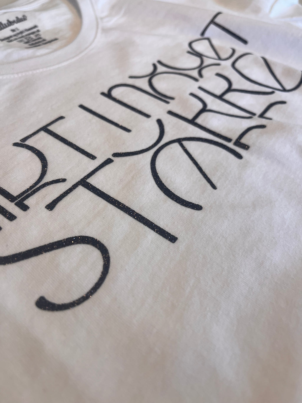 Midt i noget større t-shirt