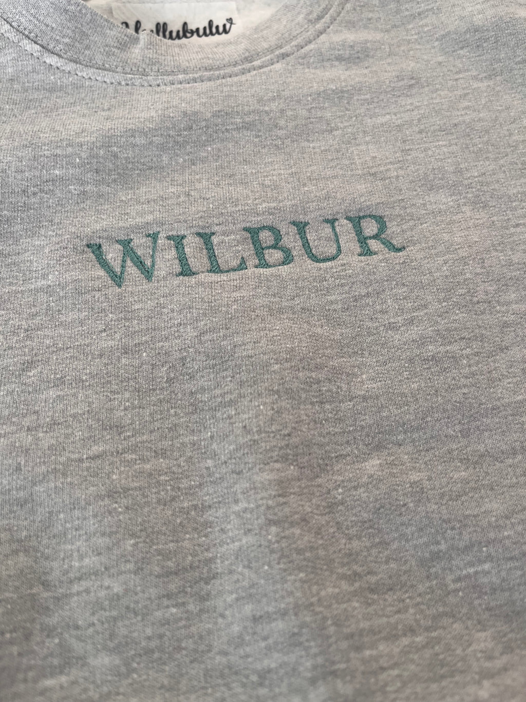 Grå Sweatshirt med broderet navn børn
